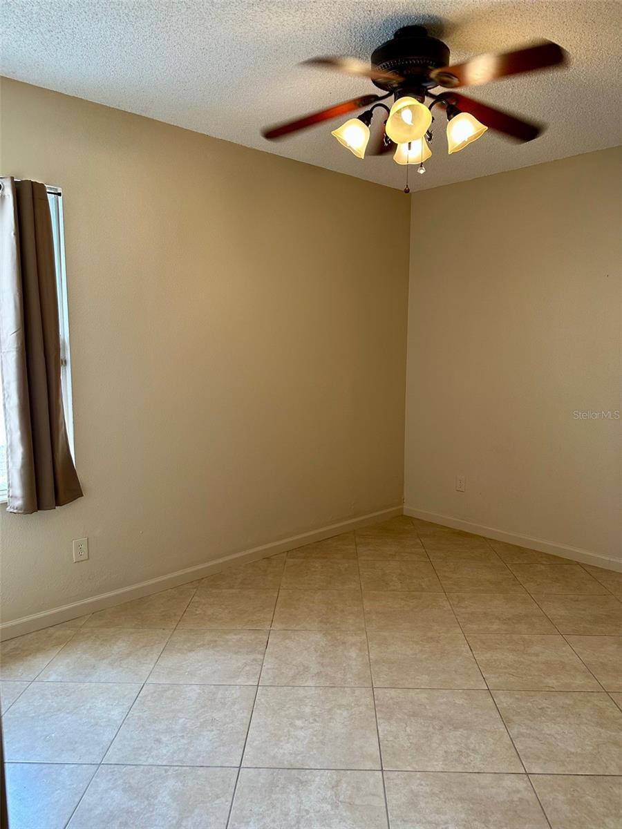 Image 32 of 35 For 1354 Knollwood Drive