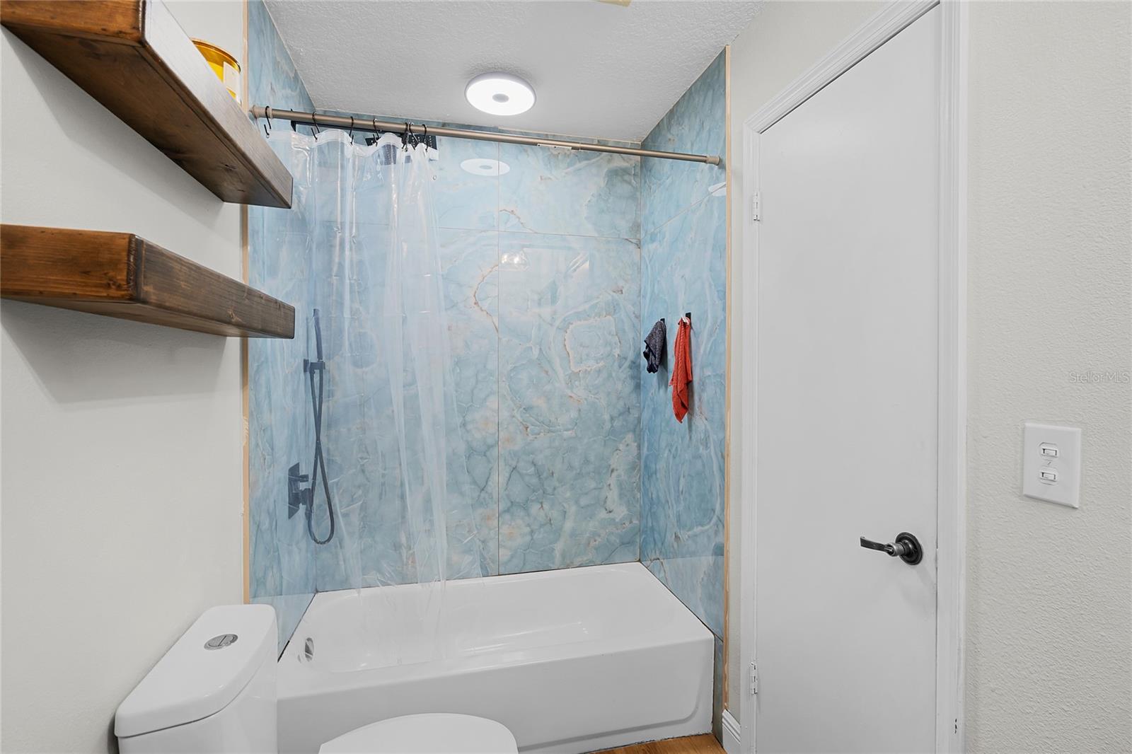 Image 6 of 14 For 307 Coble Drive