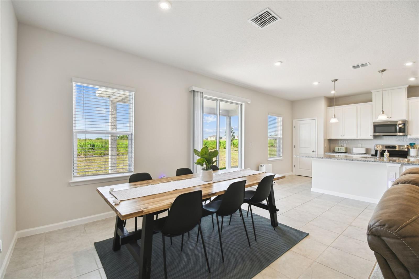 Image 14 of 42 For 2056 Airedale Way
