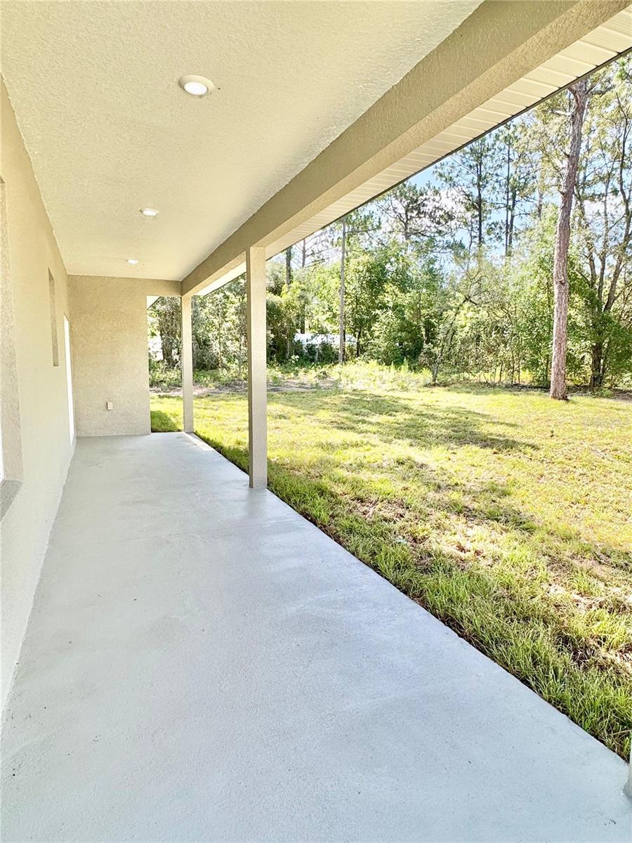 Listing photo id 12 for 2176 Galaxy Lane