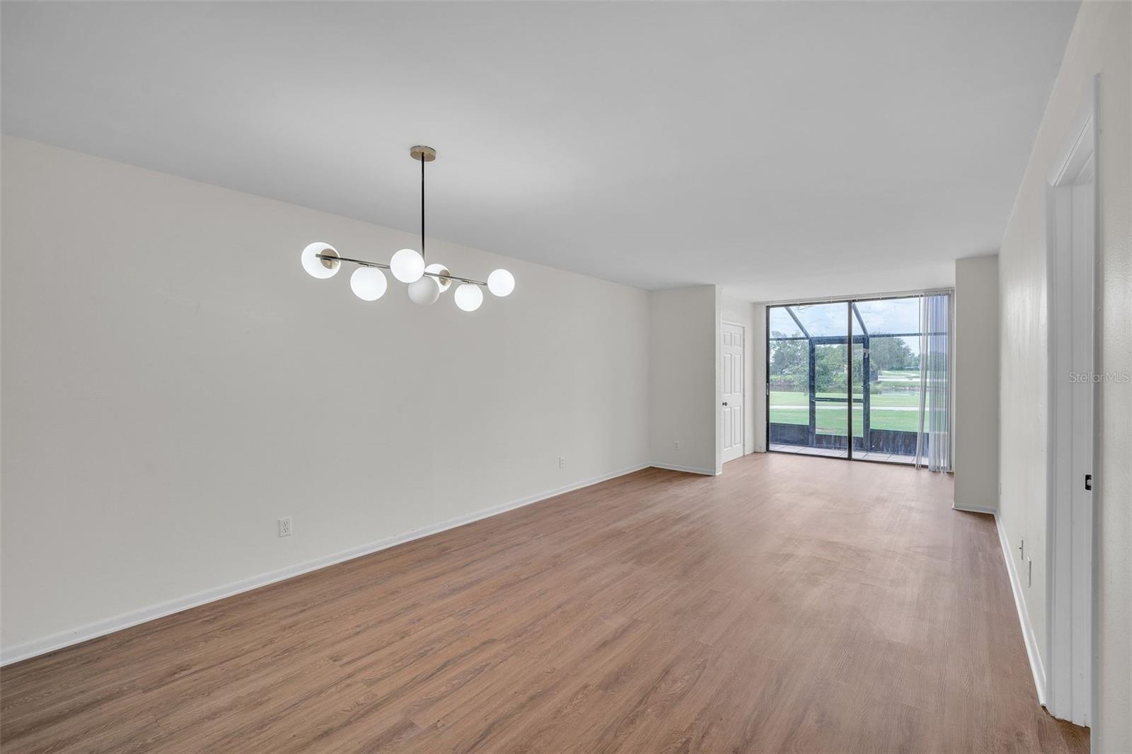 Image 4 of 32 For 1967 Cormorant Court 516