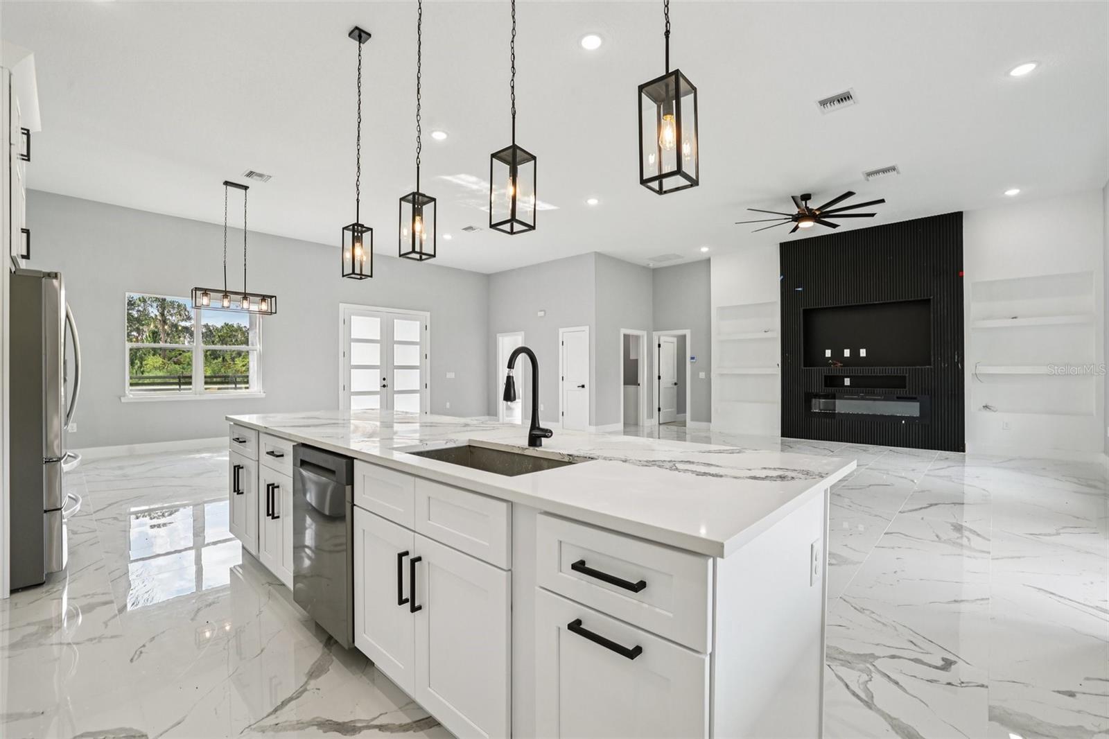 Image 10 of 49 For 42157 Tamarac Street
