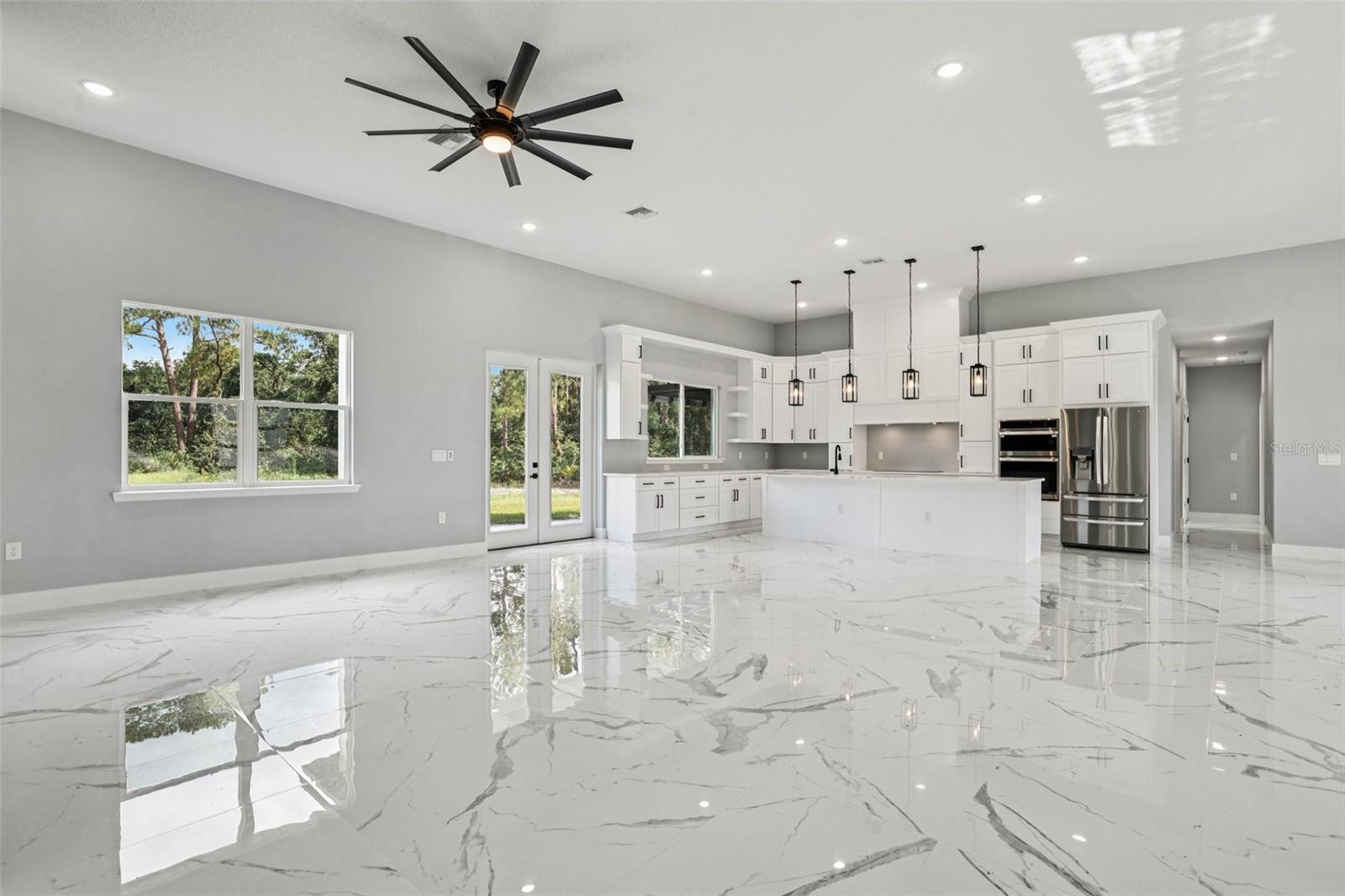 Image 11 of 49 For 42157 Tamarac Street