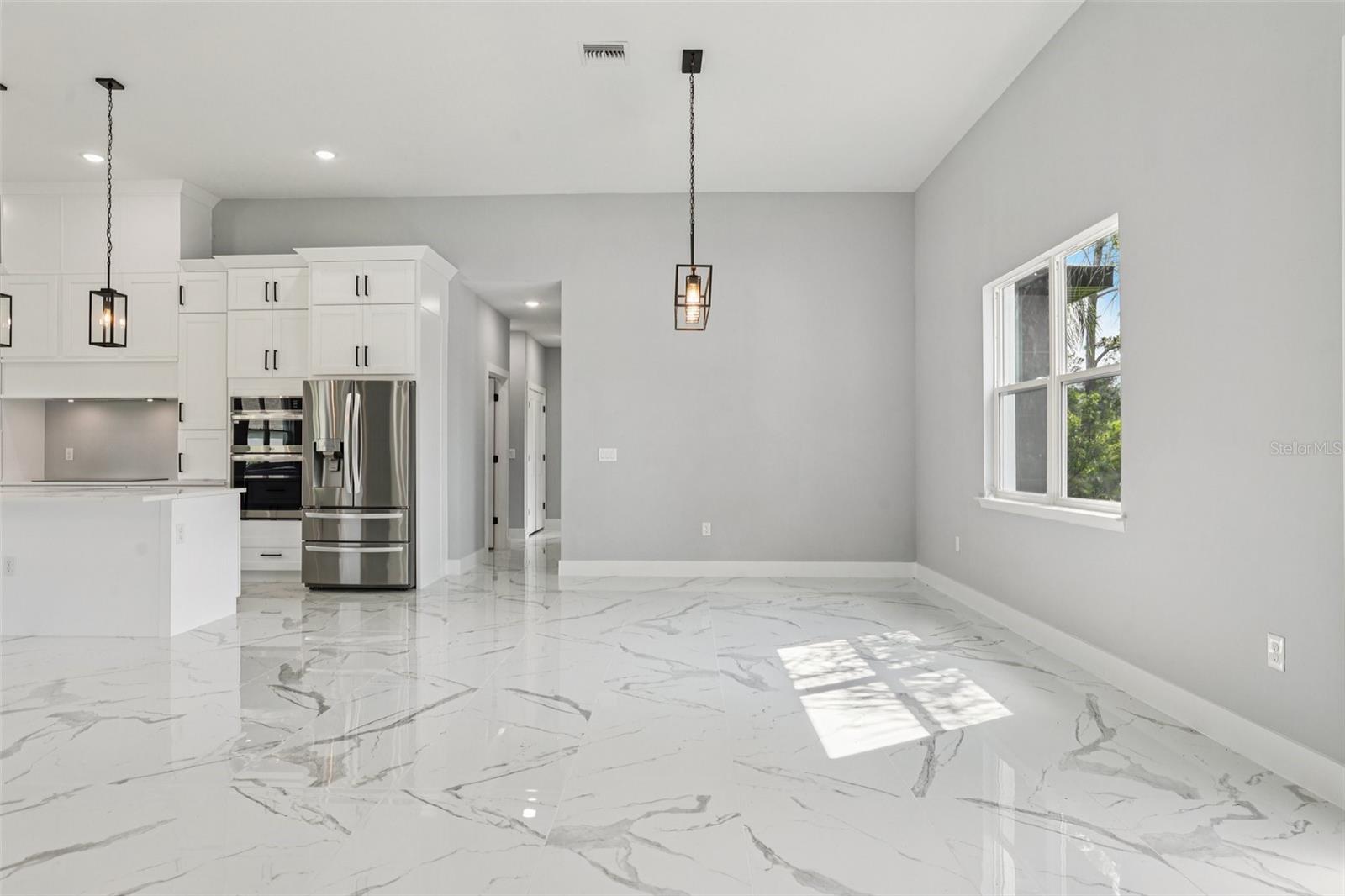 Image 14 of 49 For 42157 Tamarac Street