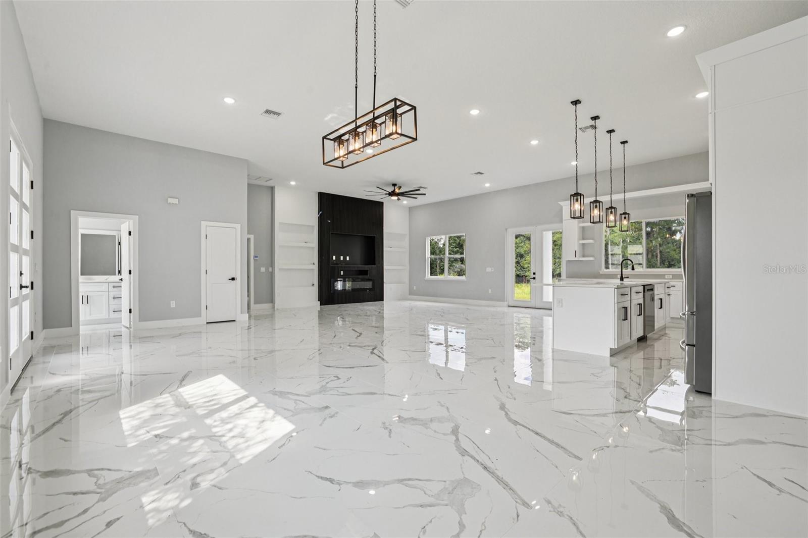 Image 16 of 49 For 42157 Tamarac Street