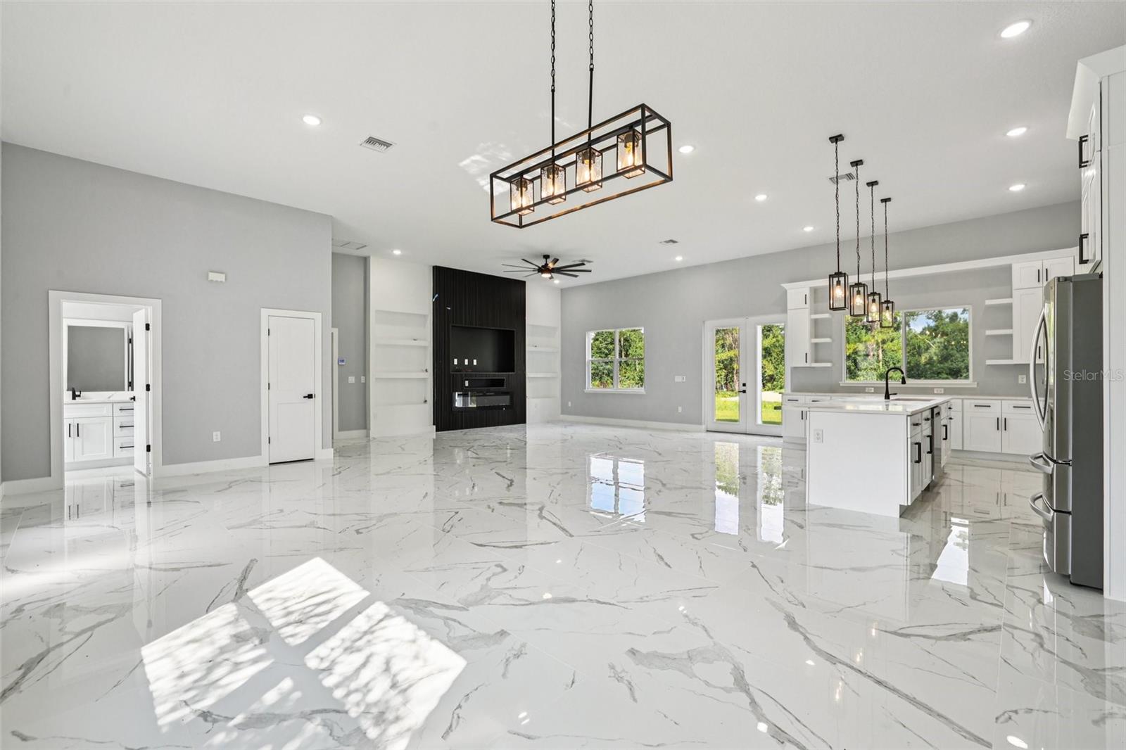 Image 17 of 49 For 42157 Tamarac Street