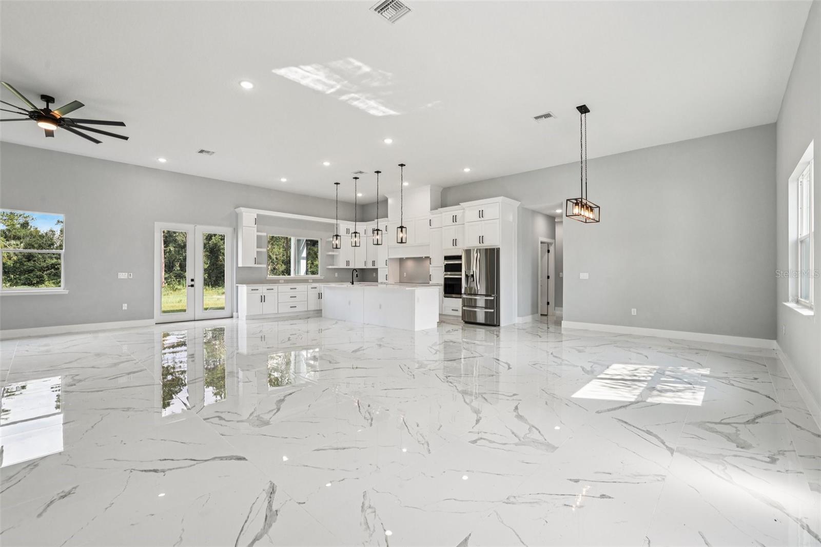 Image 18 of 49 For 42157 Tamarac Street