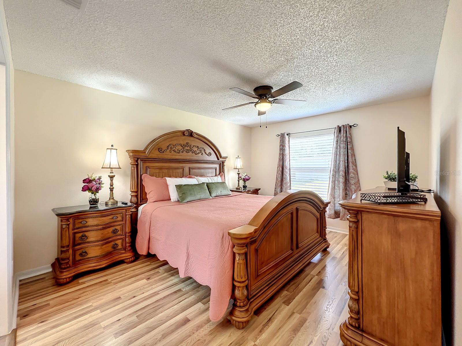 Image 6 of 18 For 1812 Crownwood Drive