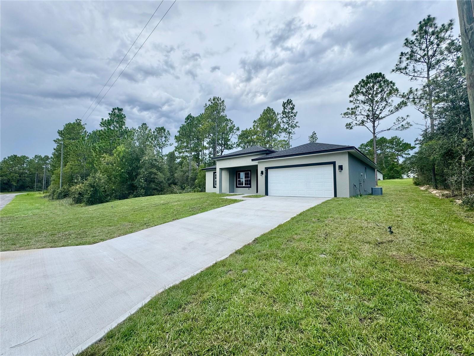 Listing photo id 2 for 7035 Maltese Drive