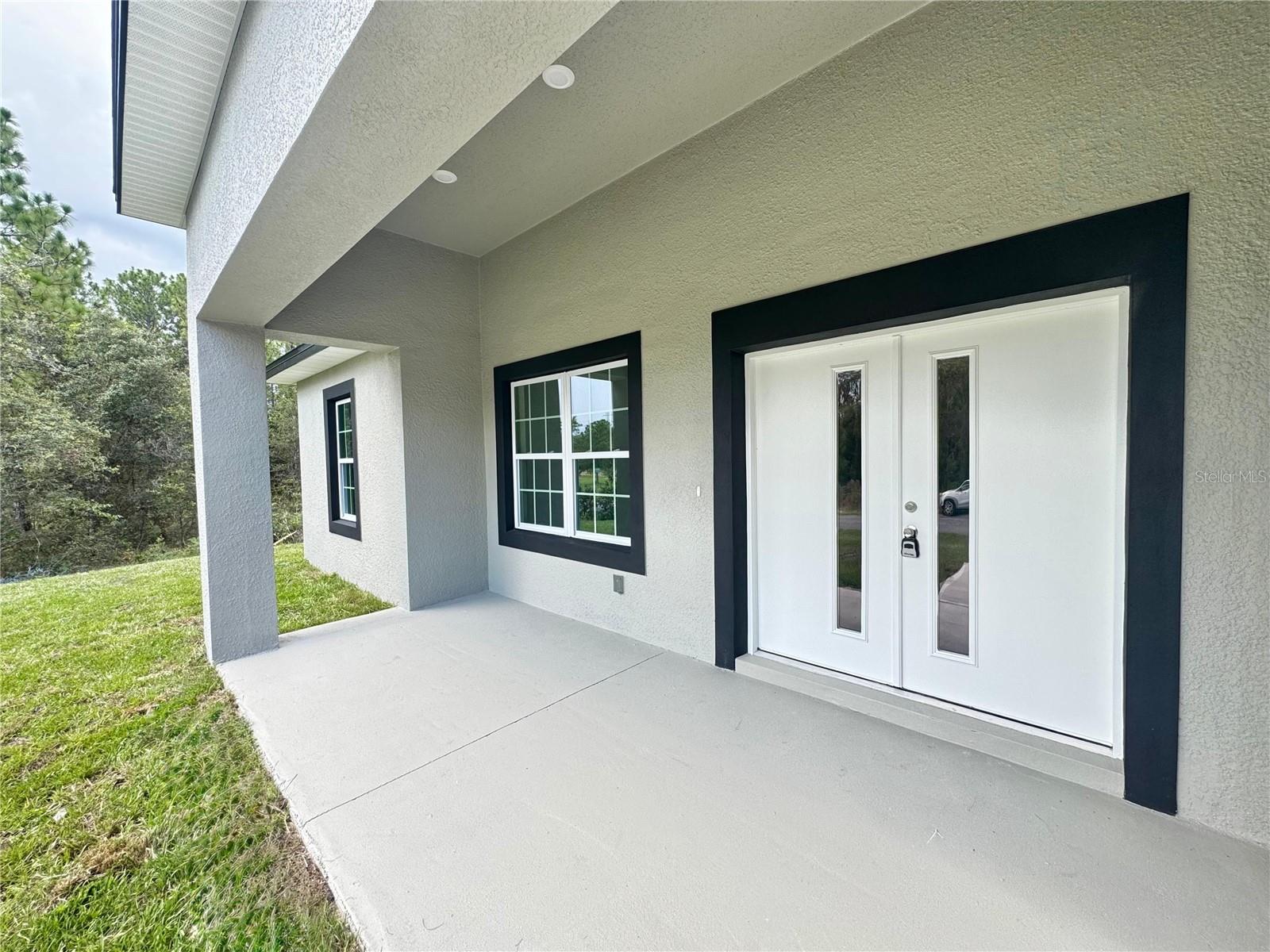 Listing photo id 3 for 7035 Maltese Drive