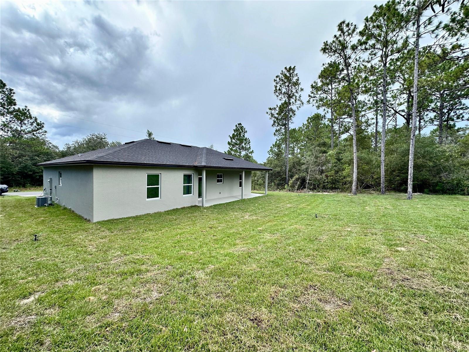 Listing photo id 5 for 7035 Maltese Drive