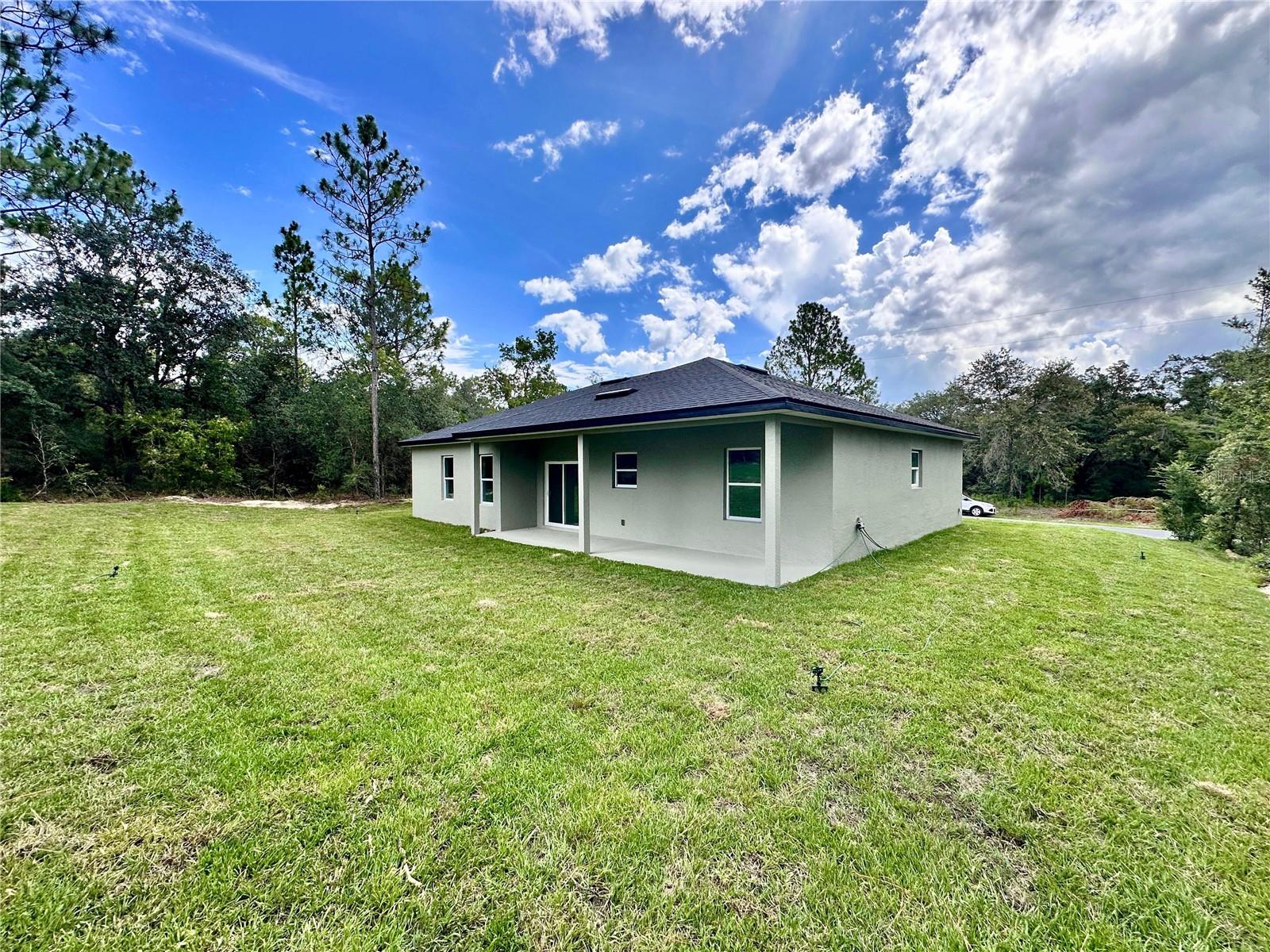 Listing photo id 7 for 7035 Maltese Drive