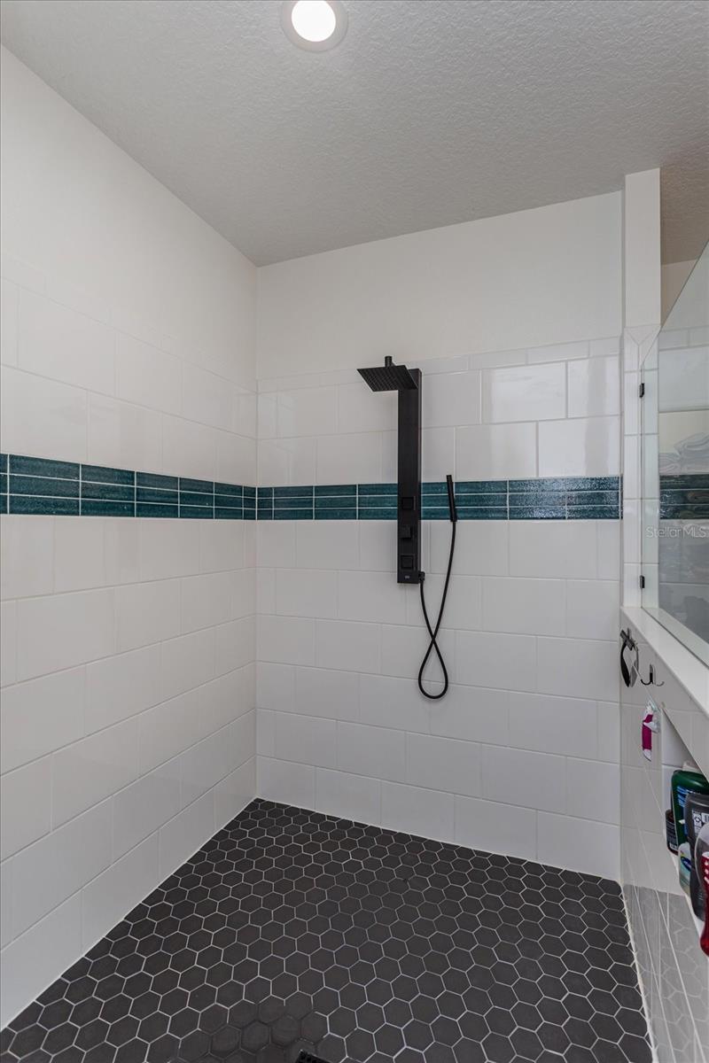 Image 15 of 33 For 1845 Springhead Drive