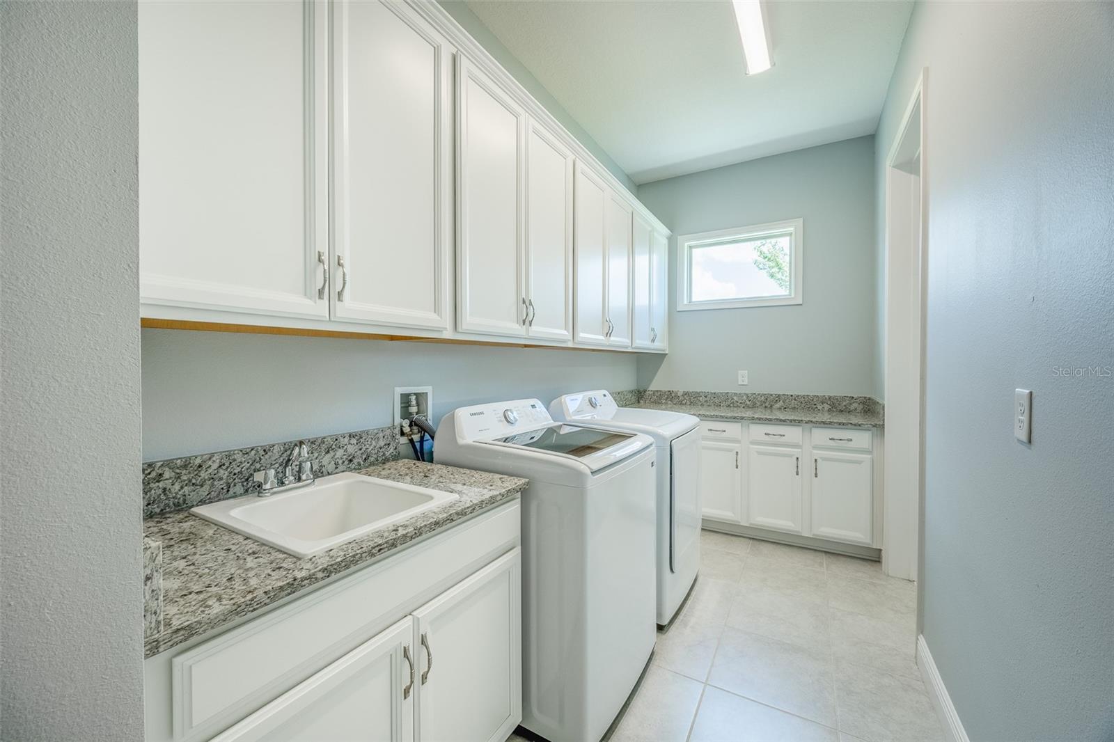 Image 5 of 25 For 13090 Bromborough Drive