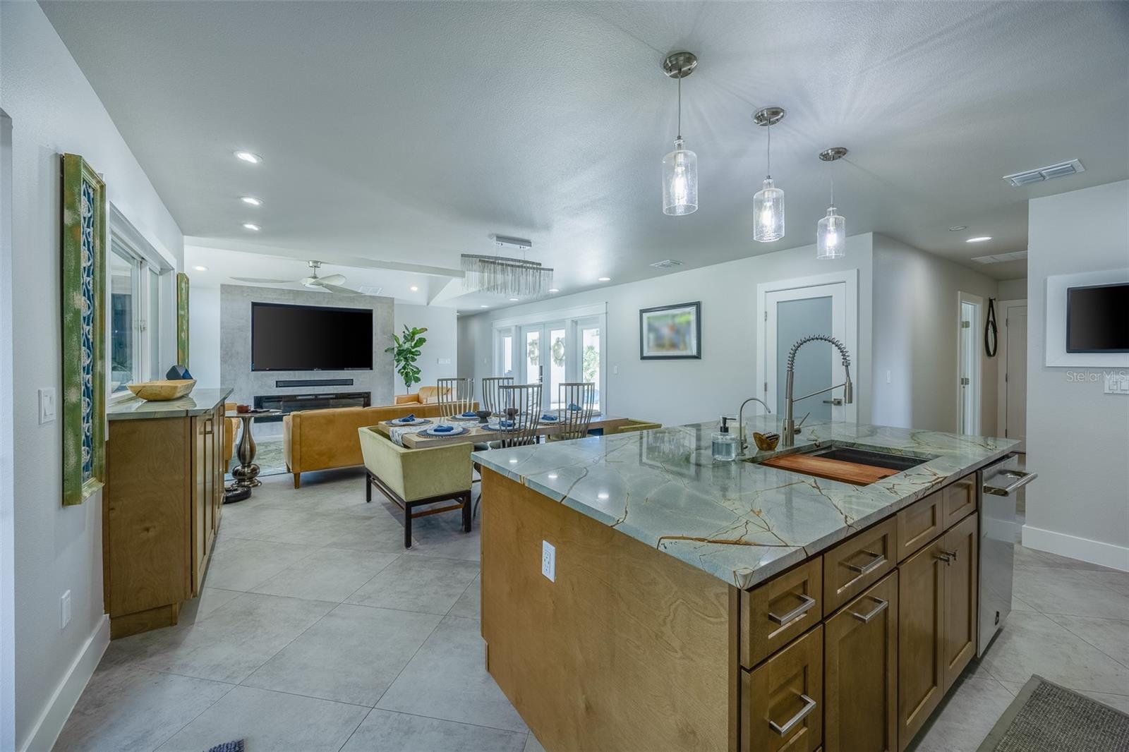 Image 8 of 18 For 2952 De Brocy Way
