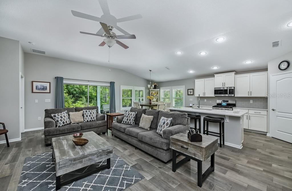 Image 4 of 27 For 83538 Watkins Walk