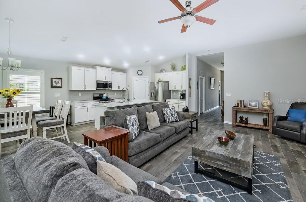Image 6 of 27 For 83538 Watkins Walk