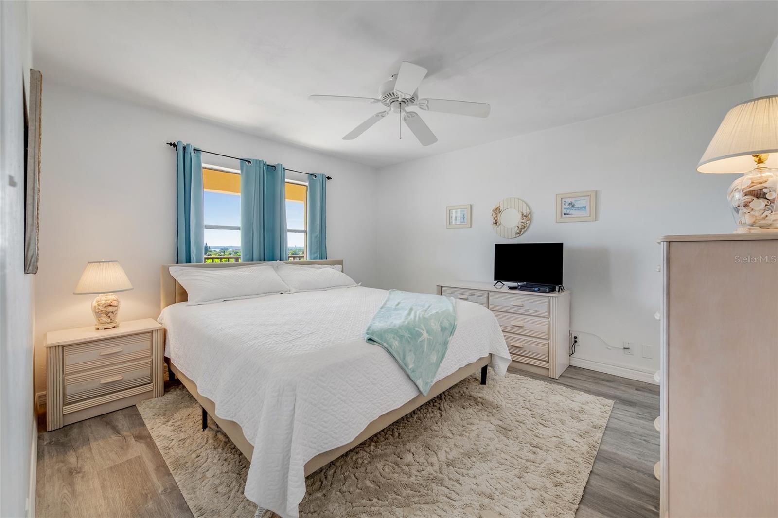 Image 15 of 25 For 2700 Ocean Shore Boulevard 515