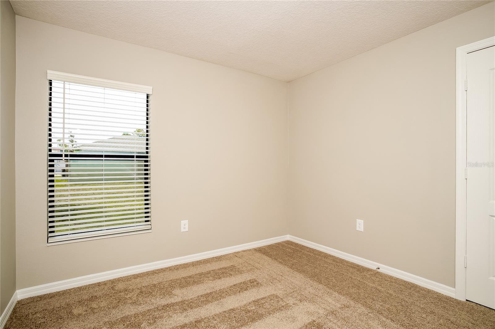 Image 10 of 16 For 208 Hyacinth Court