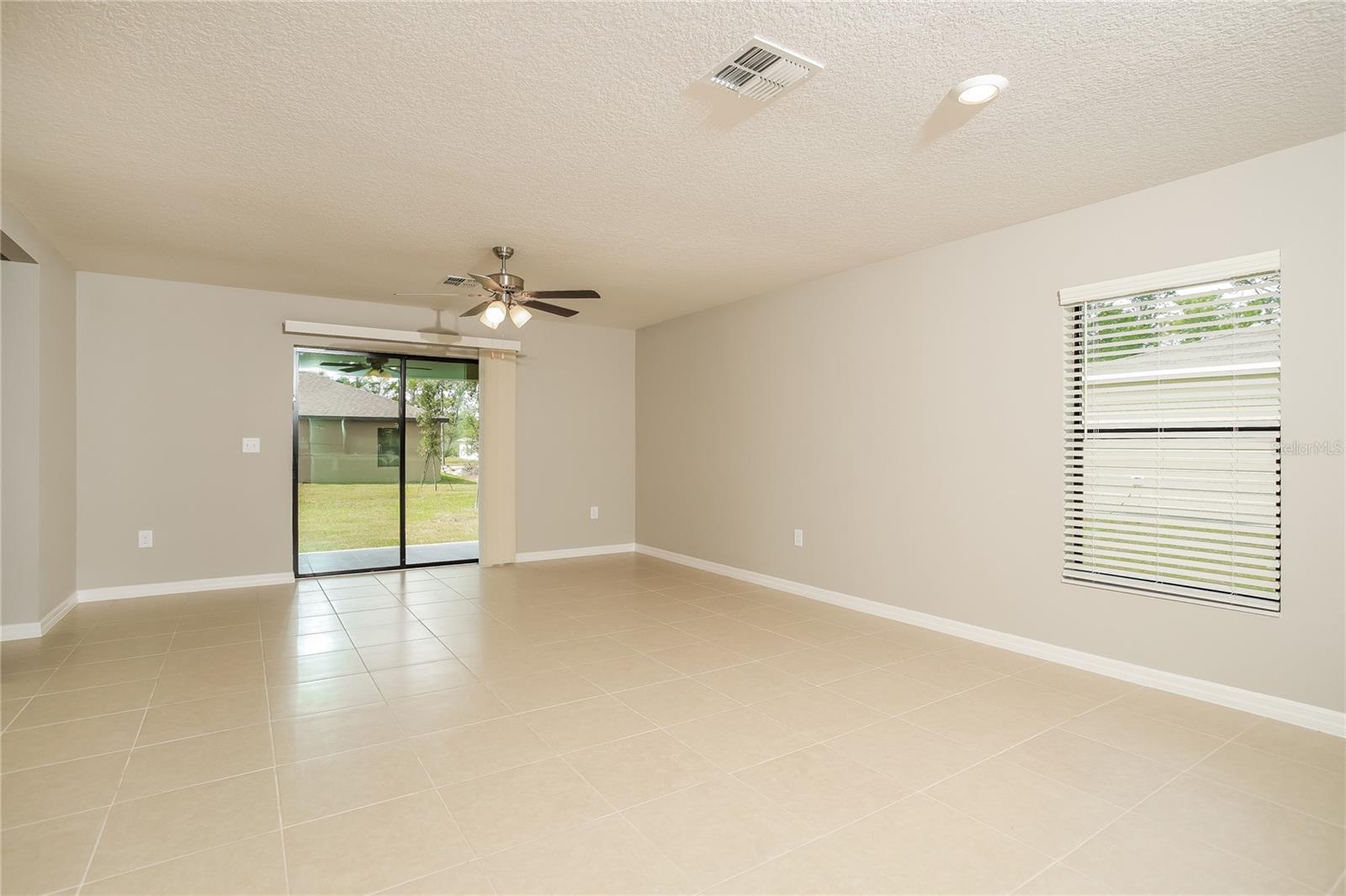Image 3 of 16 For 208 Hyacinth Court