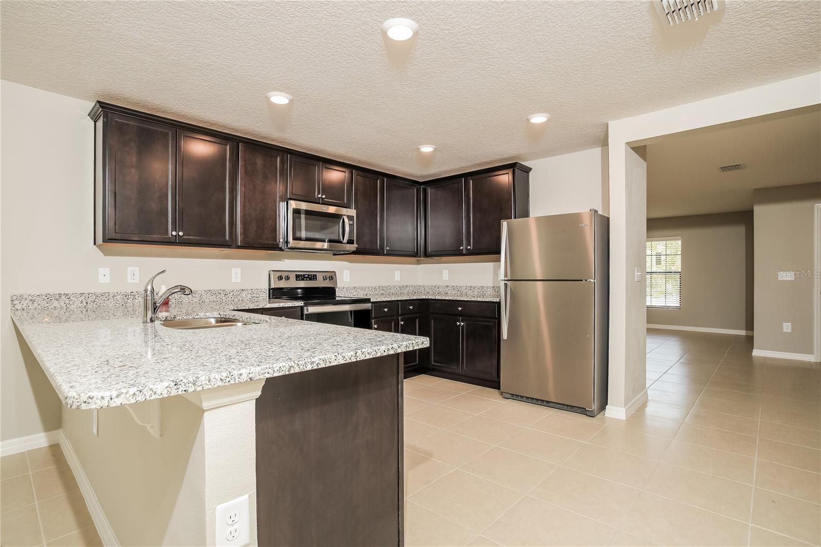 Image 4 of 16 For 208 Hyacinth Court
