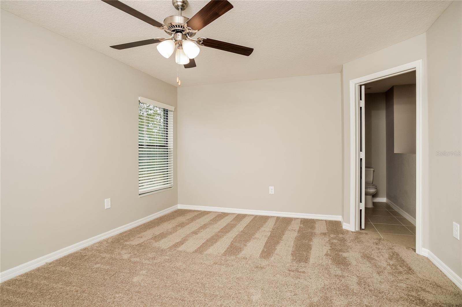 Image 6 of 16 For 208 Hyacinth Court