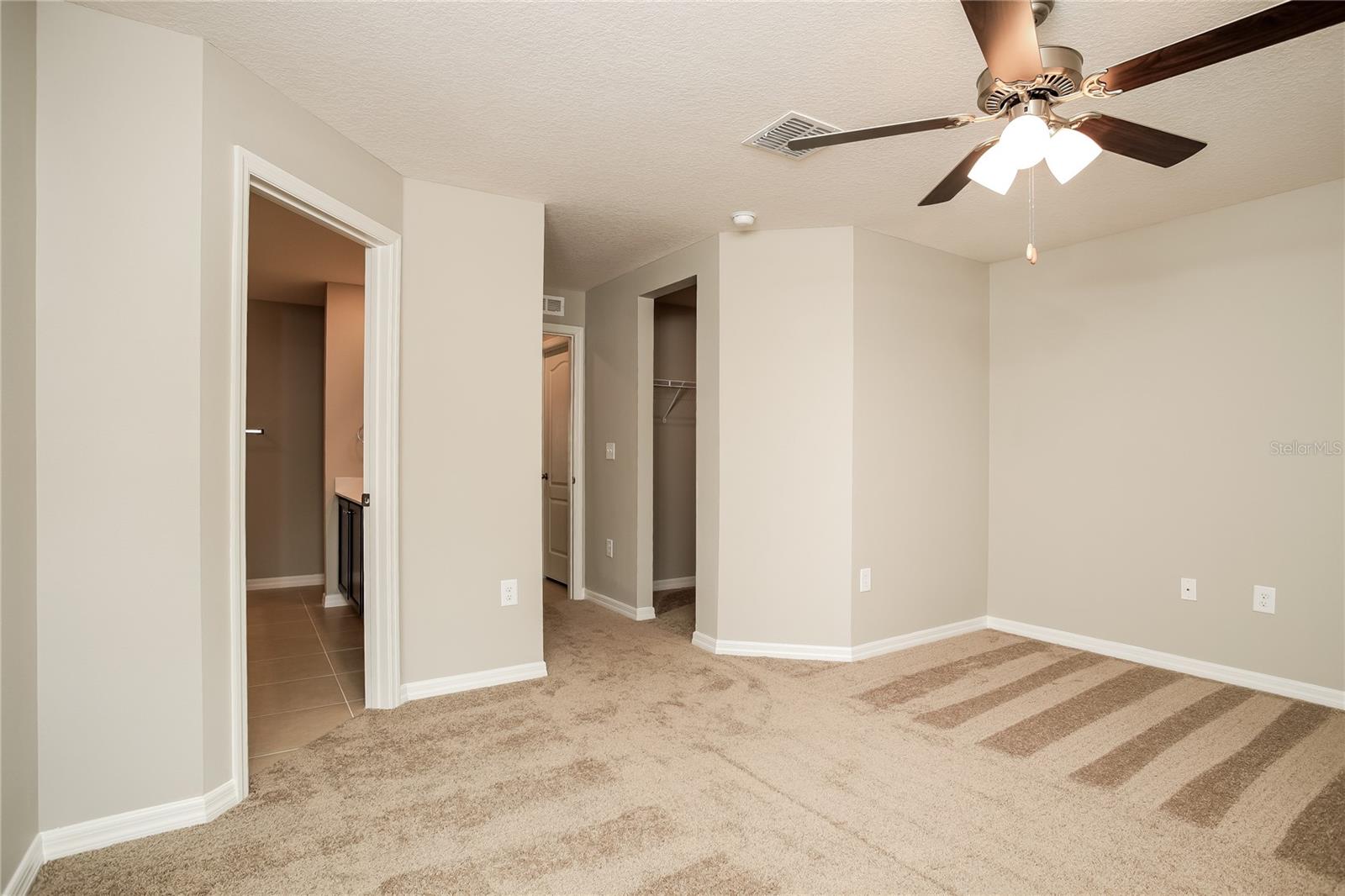 Image 7 of 16 For 208 Hyacinth Court