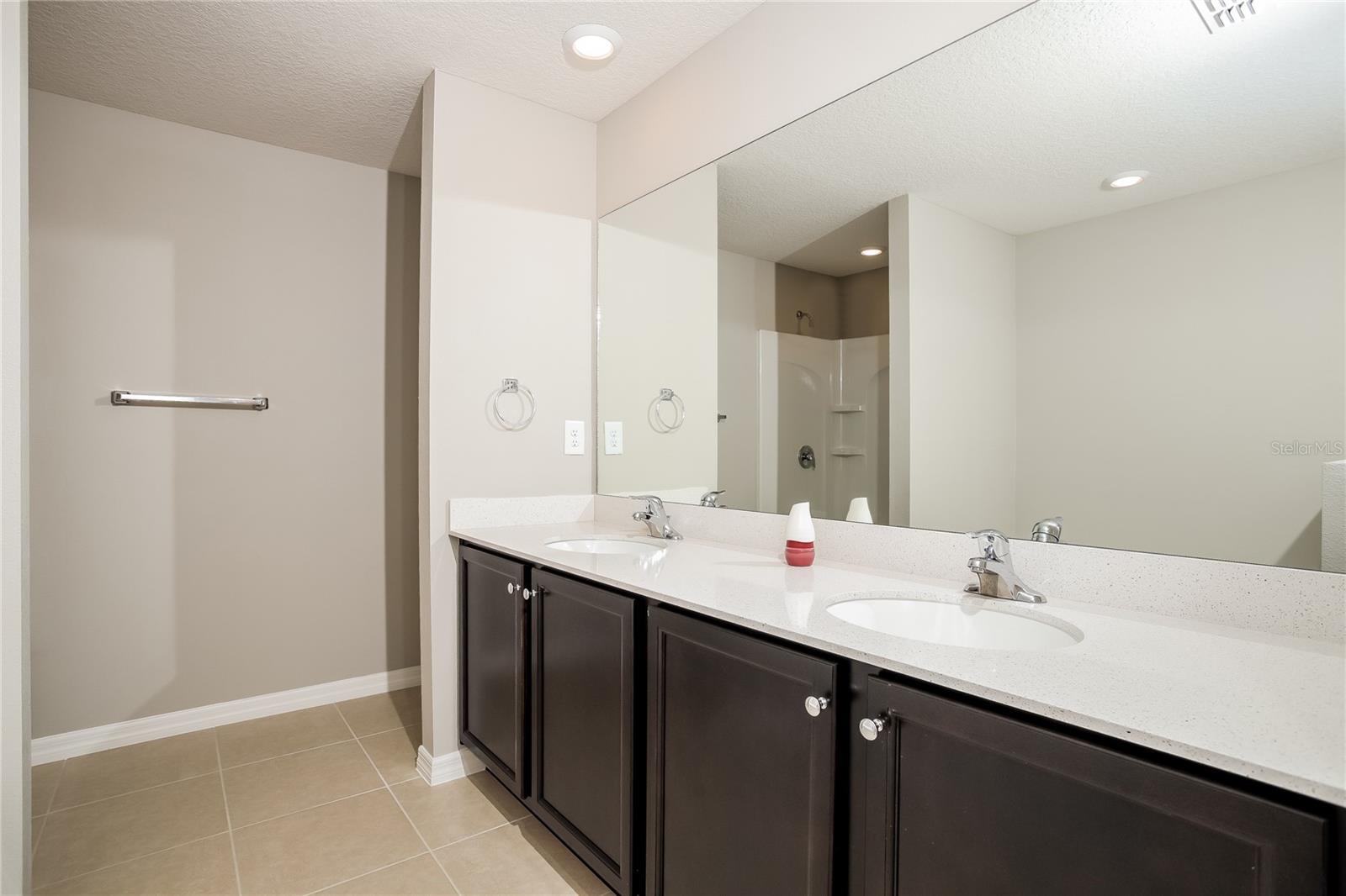 Image 8 of 16 For 208 Hyacinth Court
