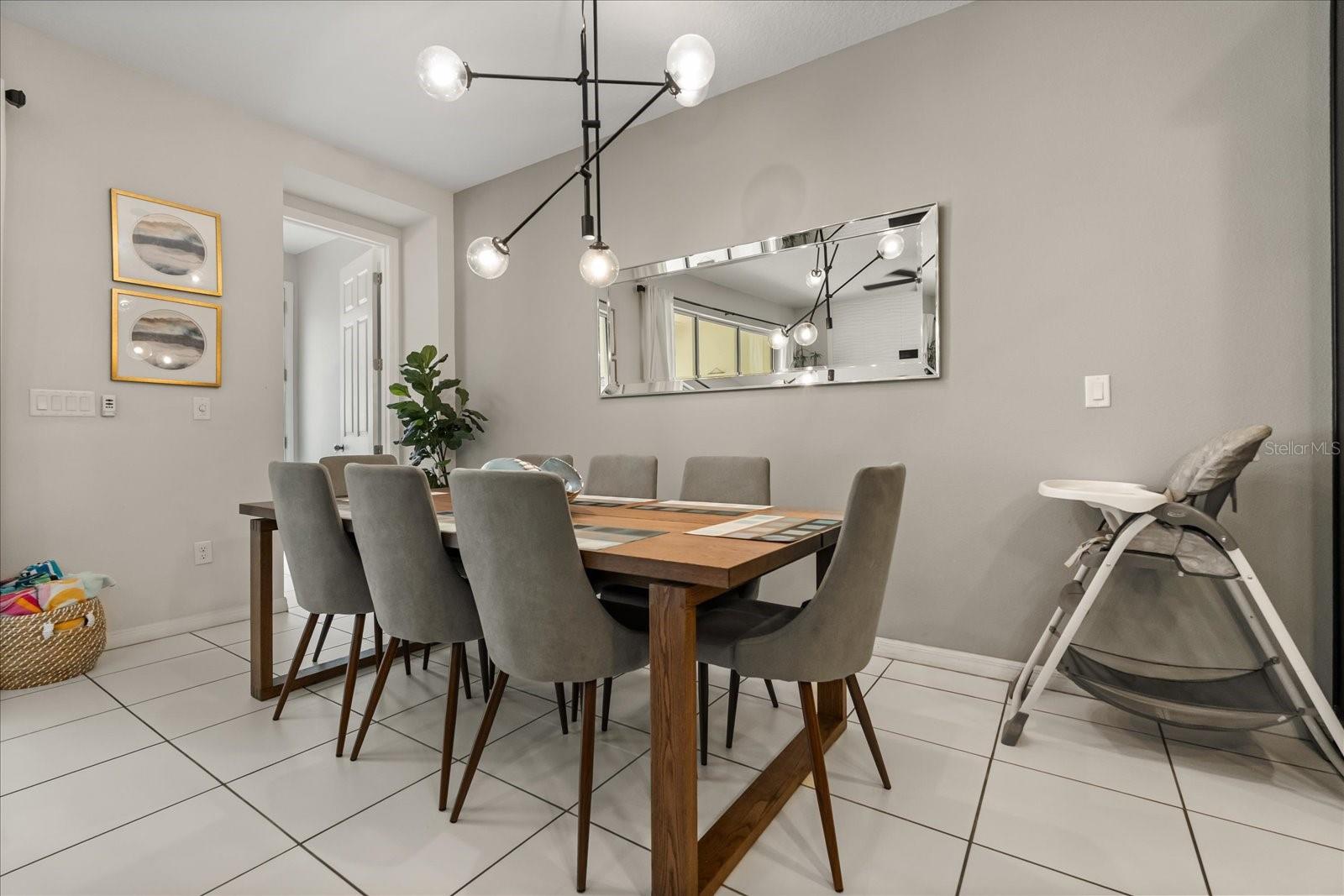 Image 10 of 62 For 1592 Carey Palm Cir