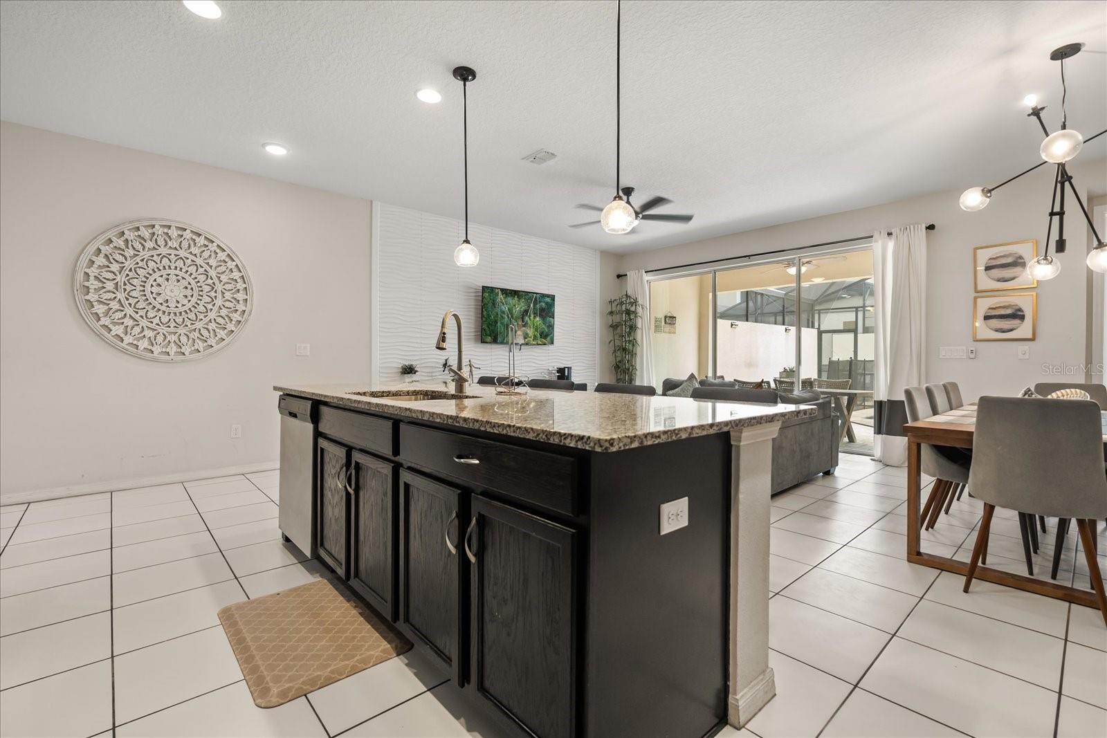 Image 14 of 62 For 1592 Carey Palm Cir