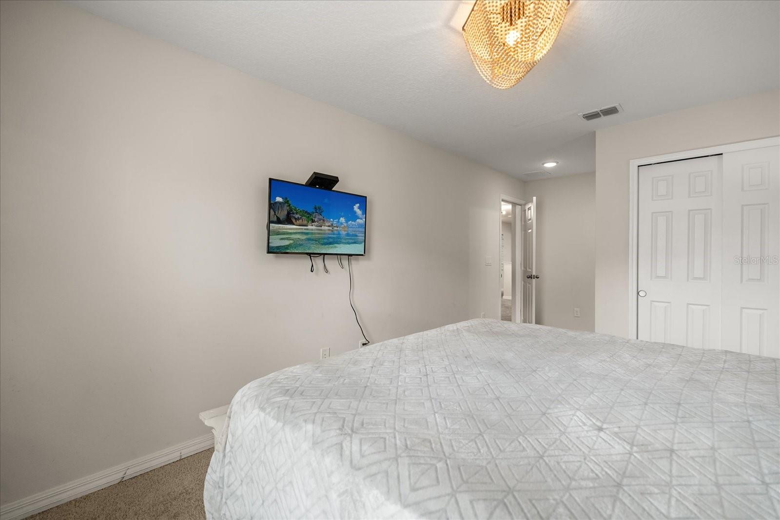 Image 19 of 62 For 1592 Carey Palm Cir