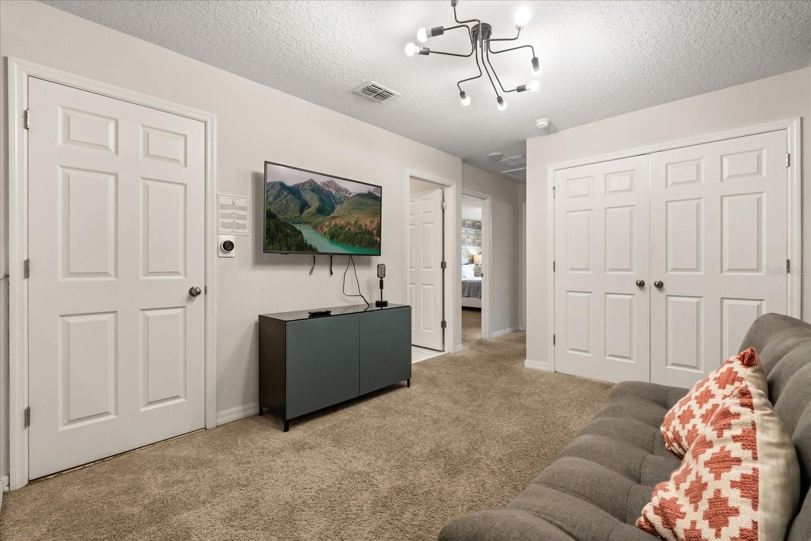 Image 22 of 62 For 1592 Carey Palm Cir