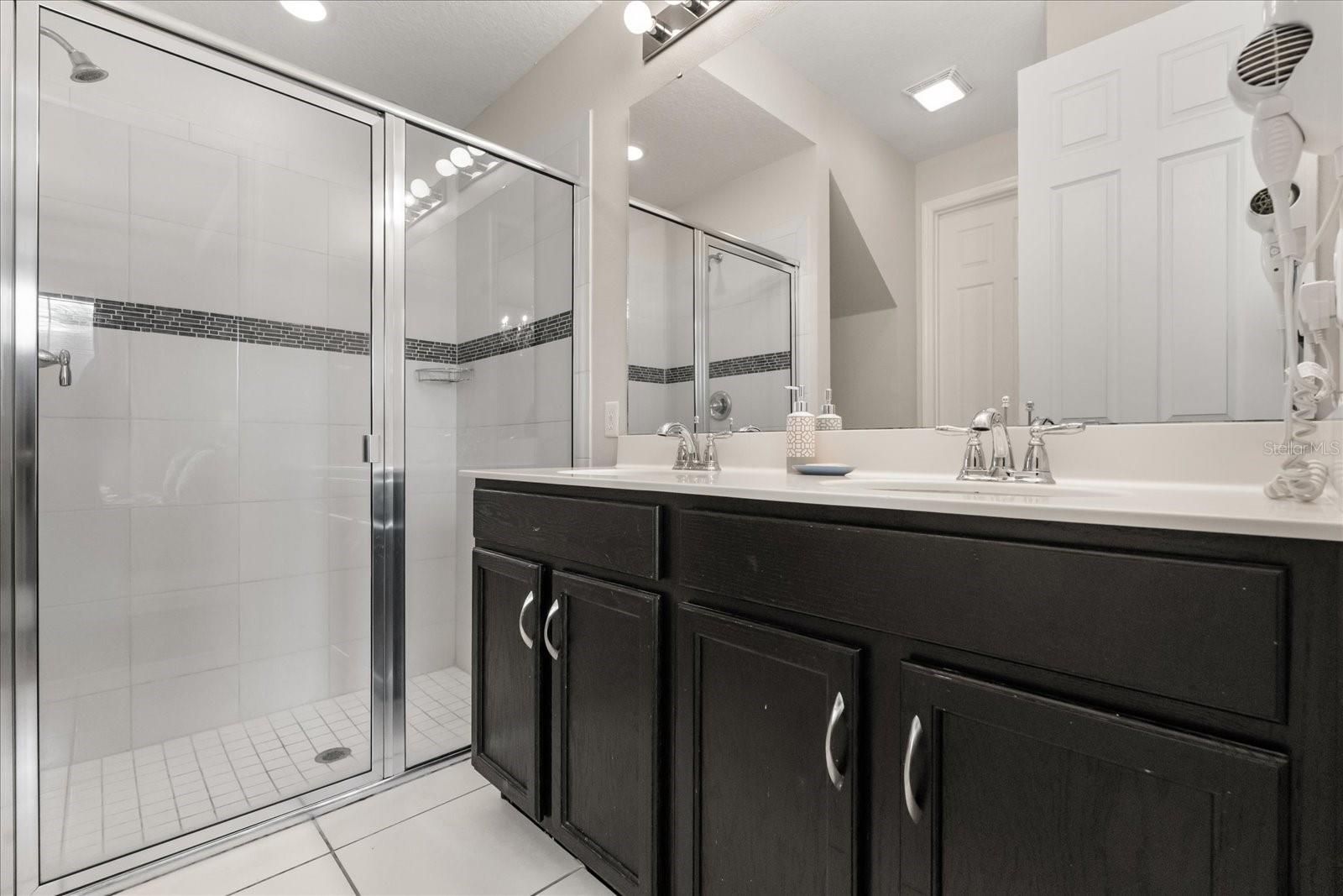 Image 31 of 62 For 1592 Carey Palm Cir