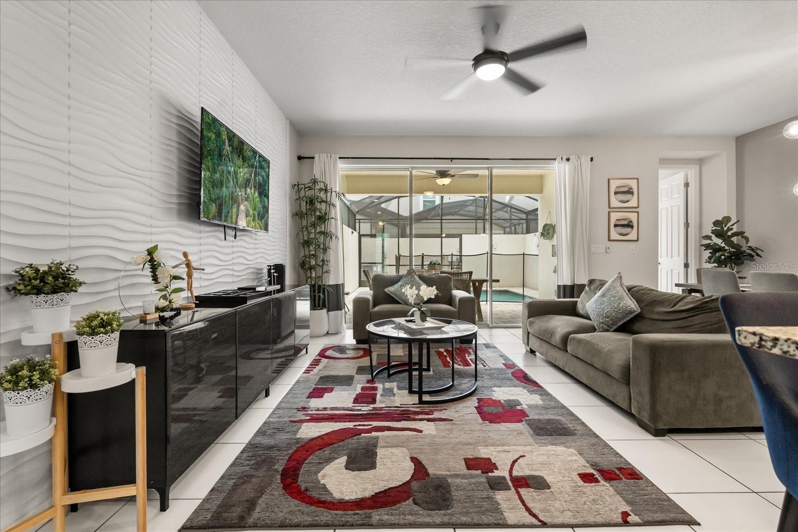 Image 4 of 62 For 1592 Carey Palm Cir