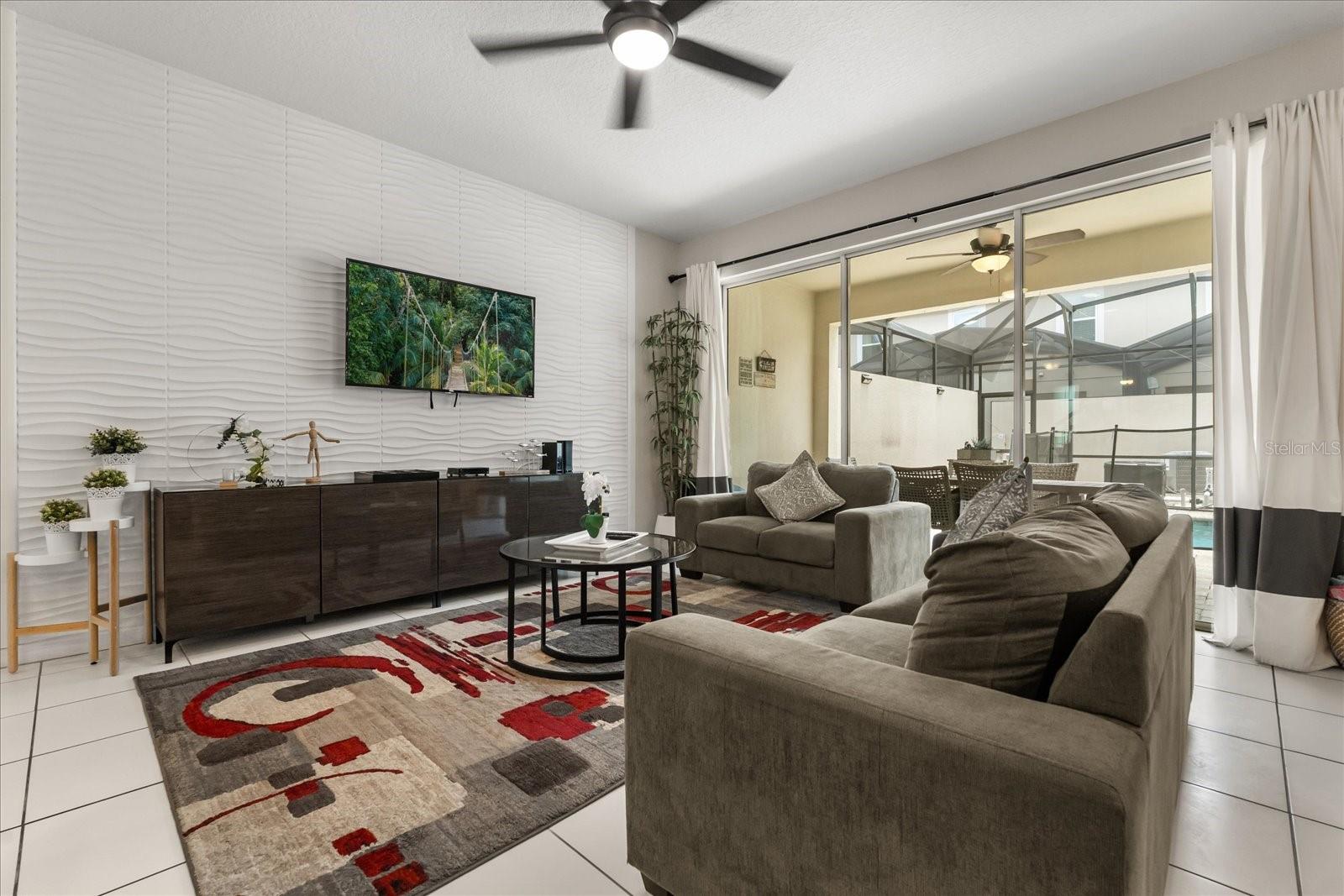 Image 7 of 62 For 1592 Carey Palm Cir