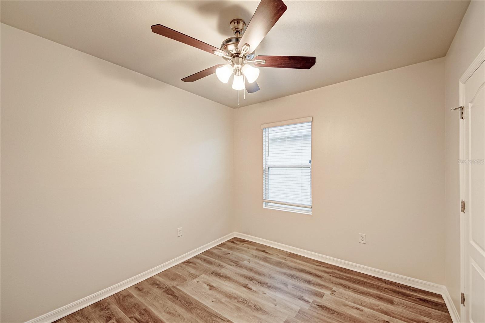 Image 20 of 34 For 3354 Summerdale Way