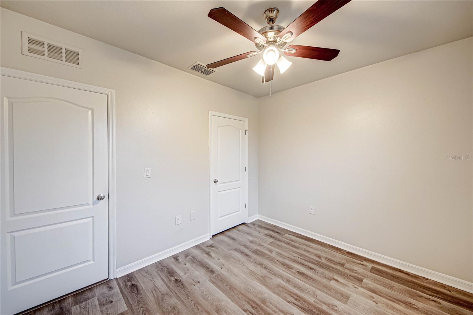 Image 22 of 34 For 3354 Summerdale Way
