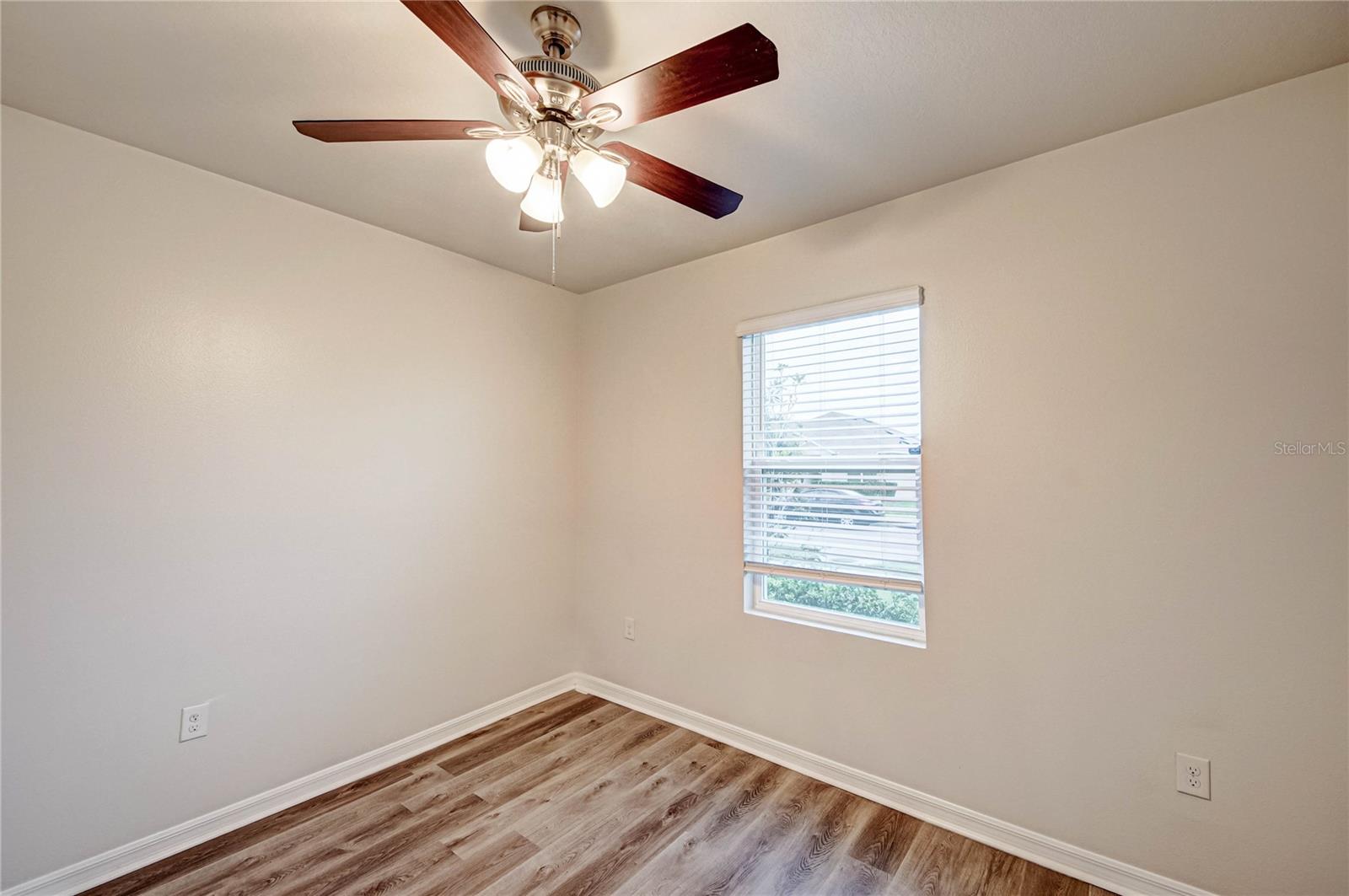 Image 23 of 34 For 3354 Summerdale Way