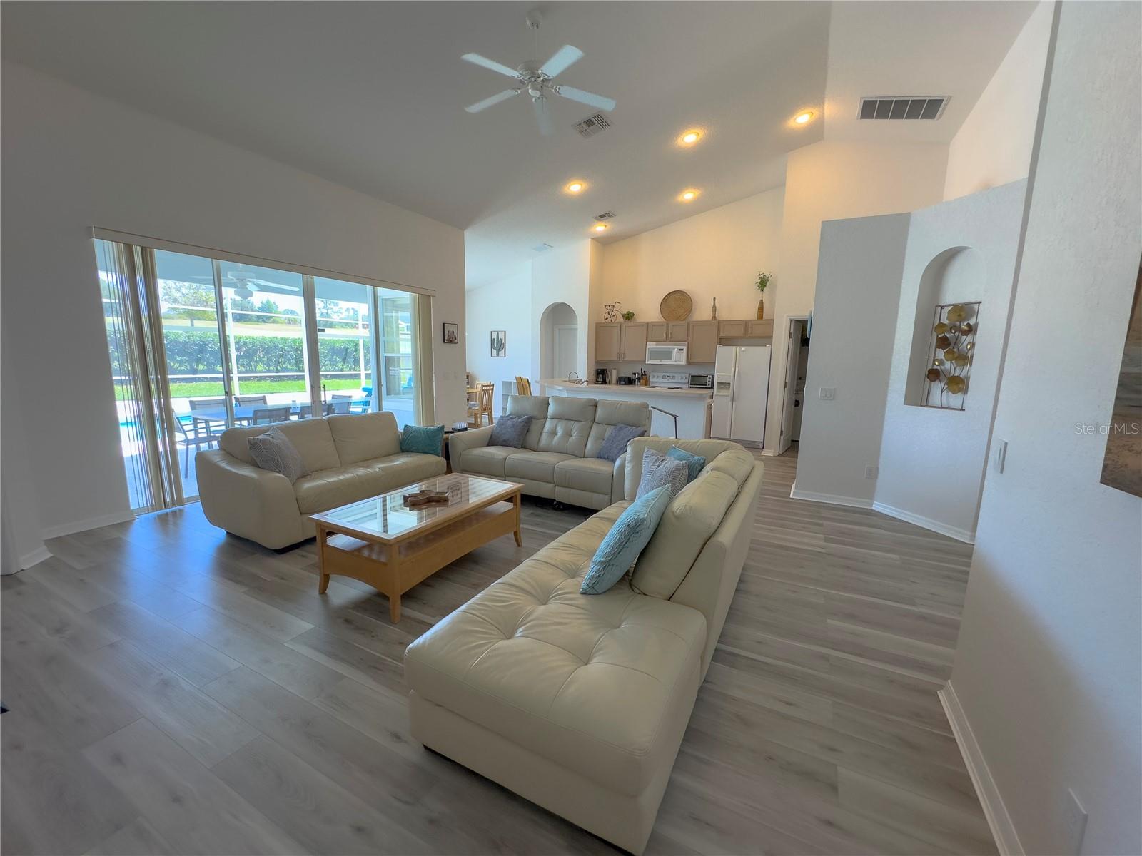 Image 11 of 46 For 204 Birkdale Street