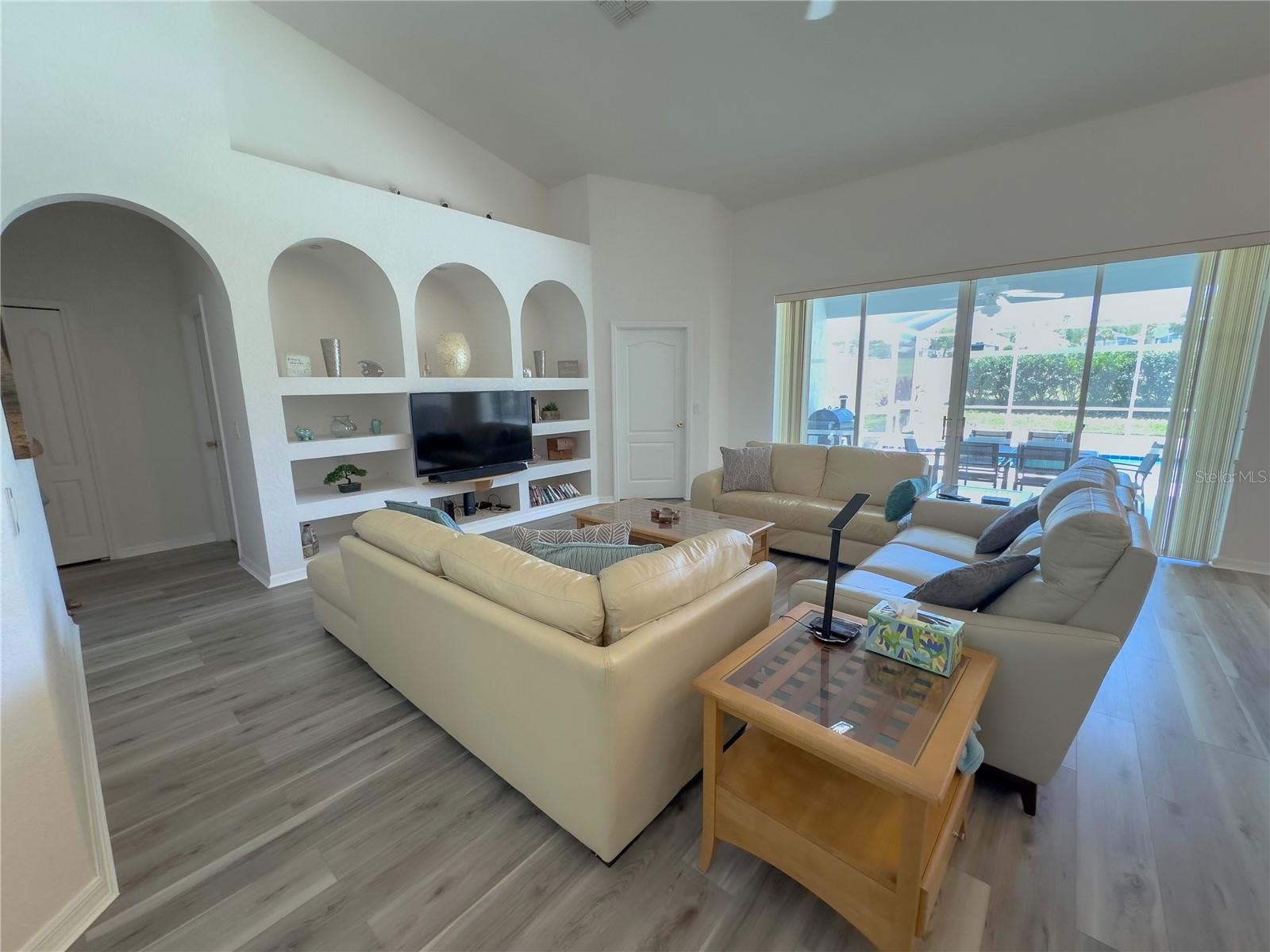 Image 12 of 46 For 204 Birkdale Street