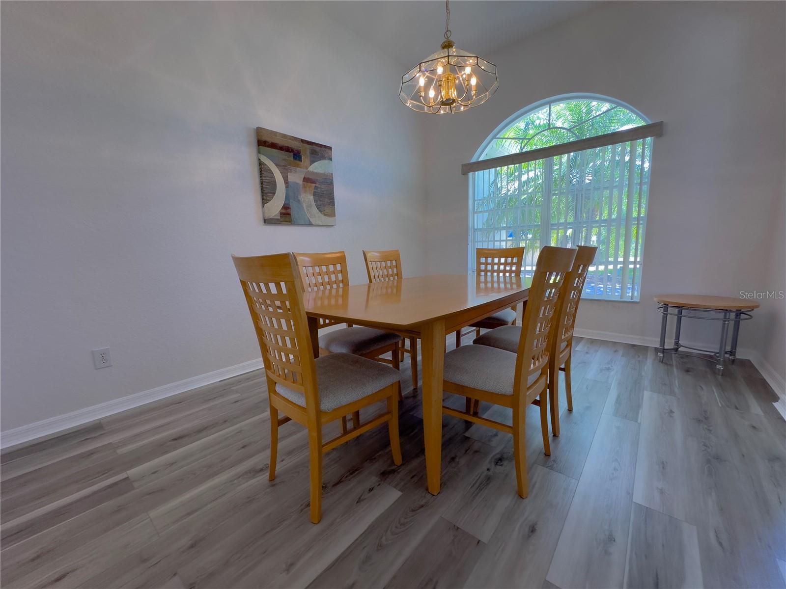 Image 19 of 46 For 204 Birkdale Street