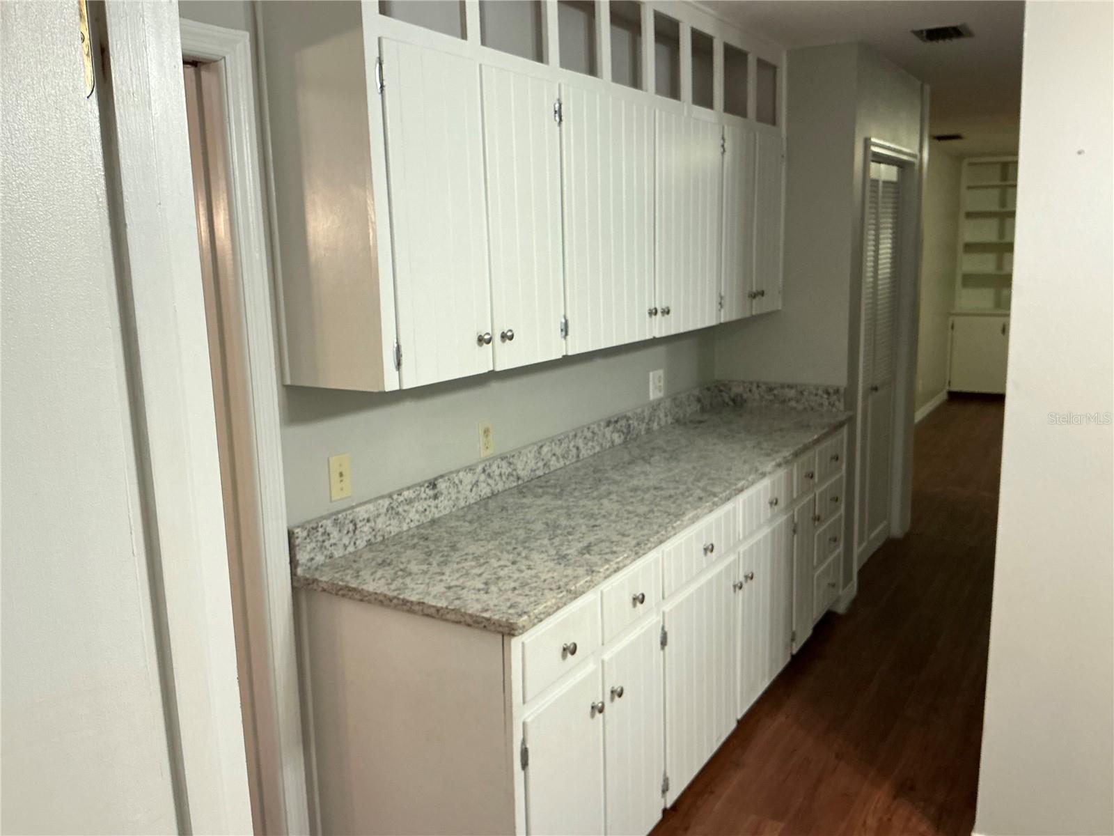 Image 4 of 45 For 17836 Palm Street