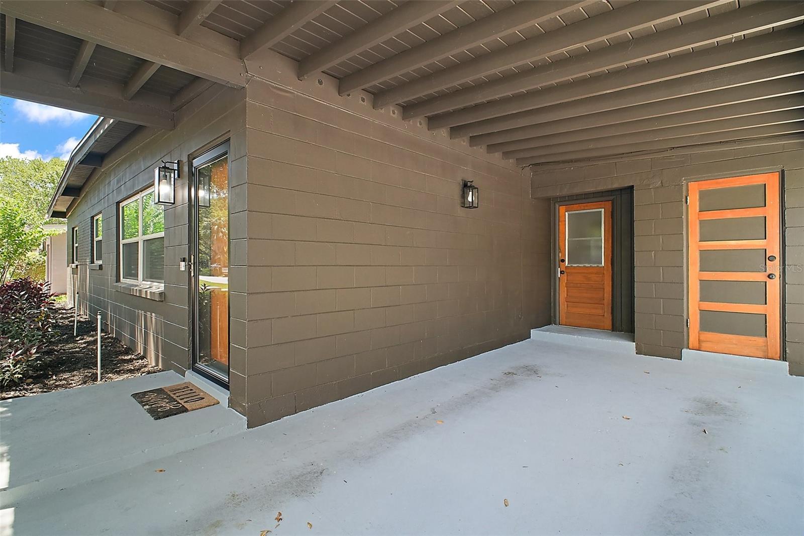 Image 3 of 27 For 116 E Lauren Ct