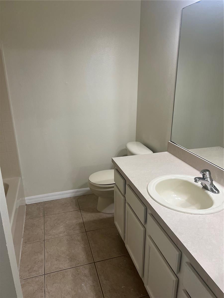 Image 18 of 25 For 454 Wilton Circle
