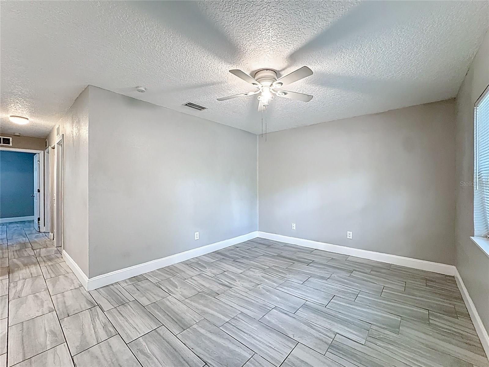 Image 7 of 34 For 611 Durango Way