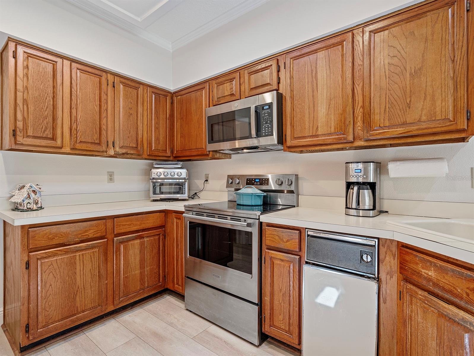 Image 11 of 32 For 235 Shadowbay Boulevard
