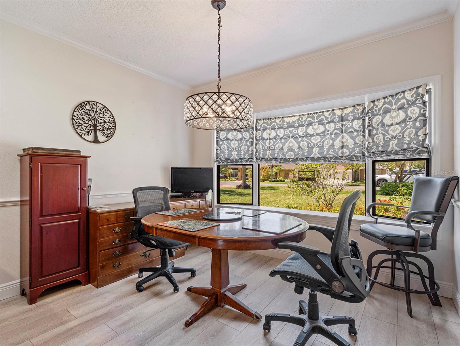 Image 13 of 32 For 235 Shadowbay Boulevard