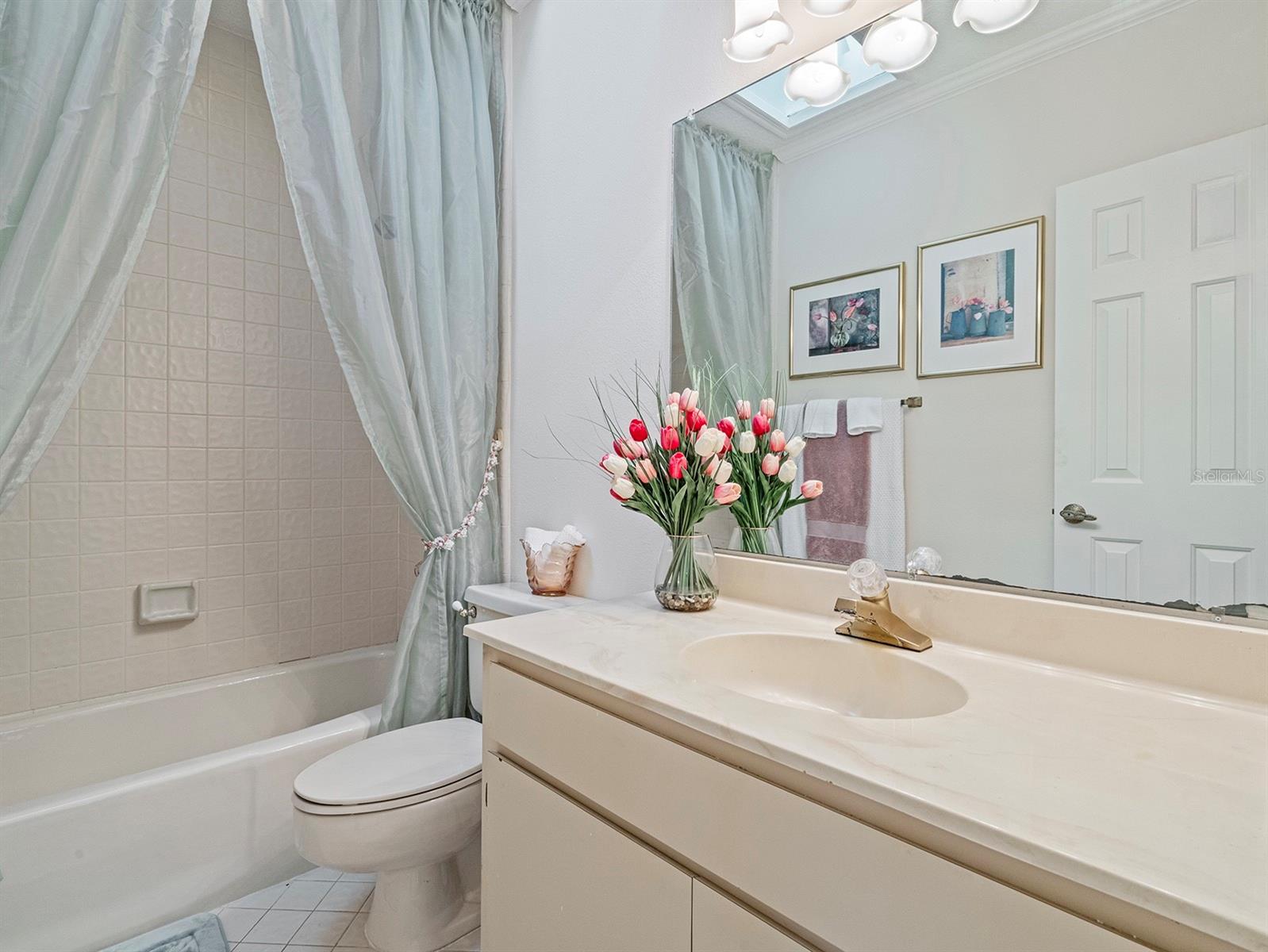 Image 20 of 32 For 235 Shadowbay Boulevard