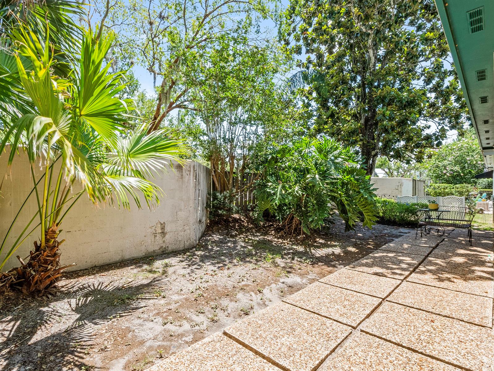Image 22 of 32 For 235 Shadowbay Boulevard
