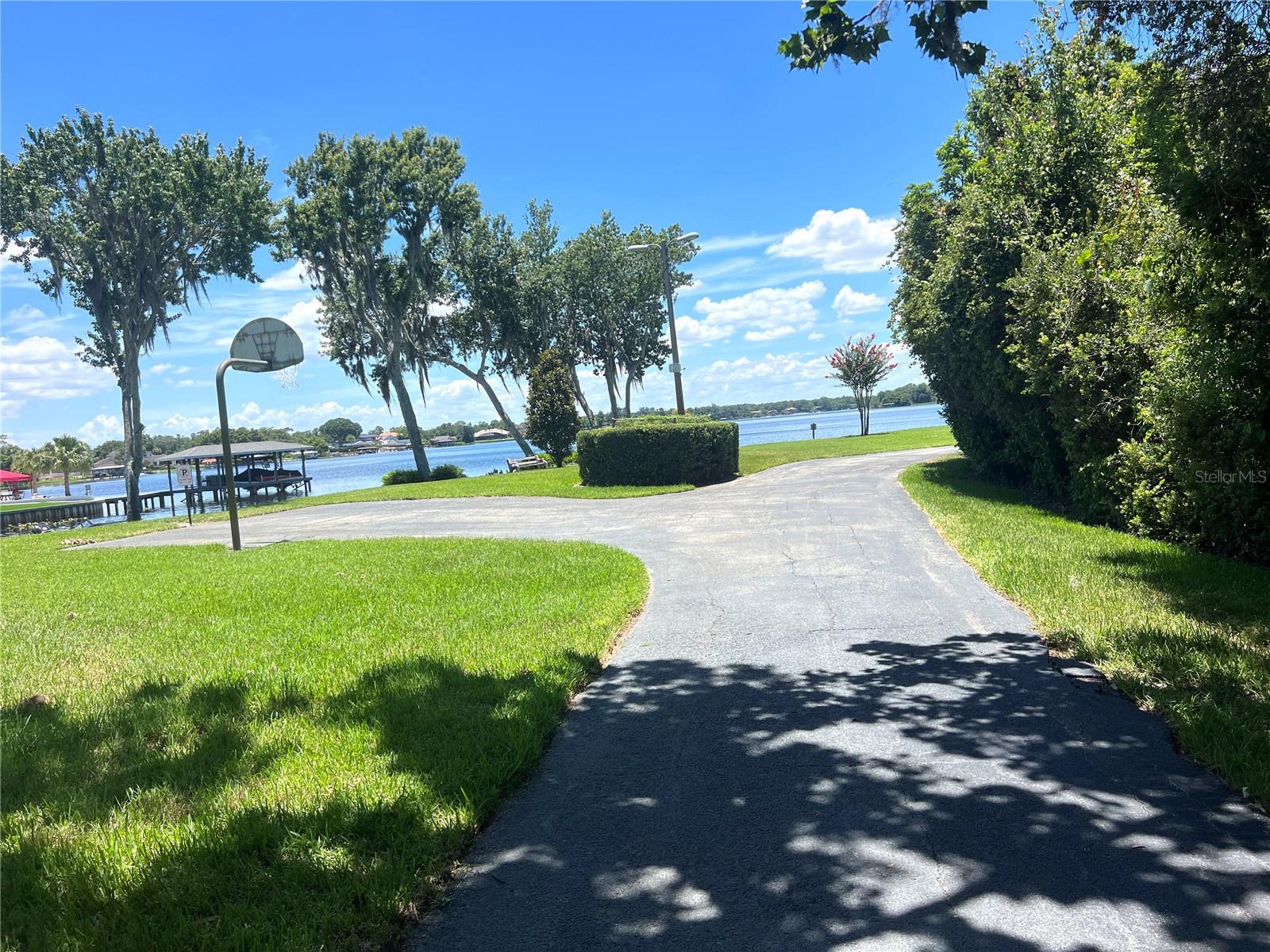 Image 23 of 32 For 235 Shadowbay Boulevard